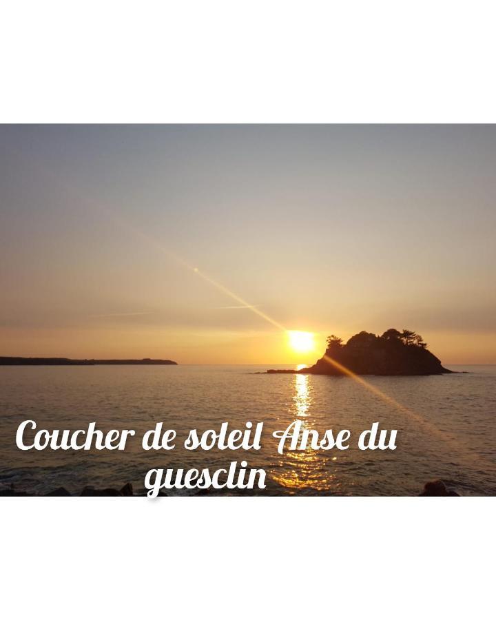 Le P'Tit Tram Cancale Exterior foto